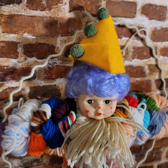 VINTAGE 60s 70s Large Hand Made Crochet Yarn Hanging Trapeze Circus Clown - Picture 2 of 7